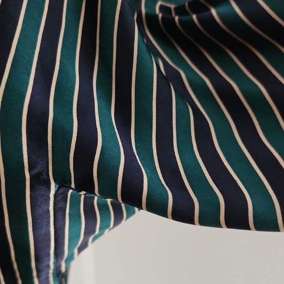 Ellen Tracy Navy Blue And Dark Green Striped Silk Blouse Size 4P - Picture 7 of 10